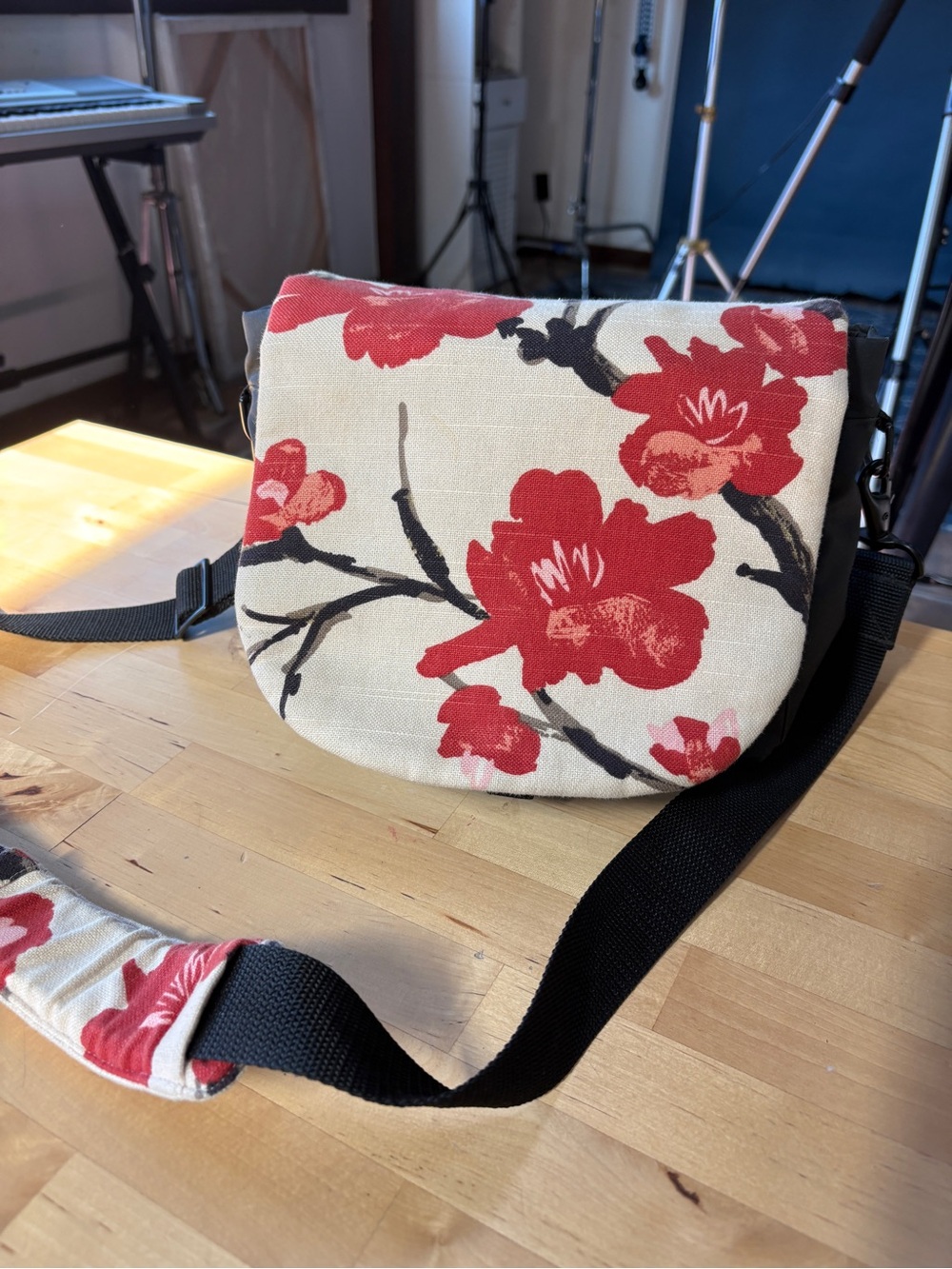 Padded camera bag for DSLR
